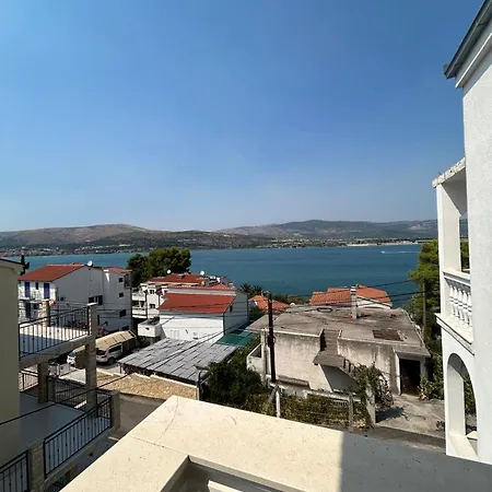 Toby With Sea View * Traù