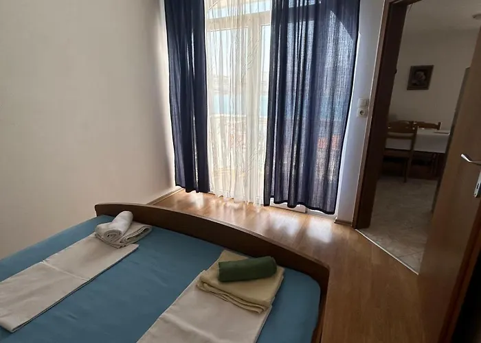 Toby With Sea View *